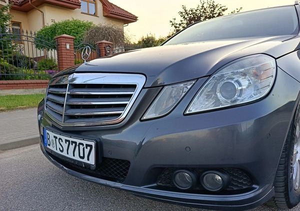 Mercedes-Benz Klasa E cena 40900 przebieg: 242000, rok produkcji 2011 z Nidzica małe 704